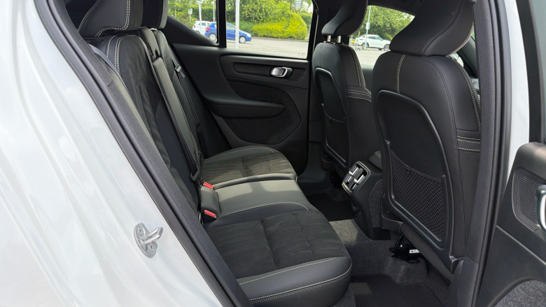 Volvo XC40 2.0 B3P Plus Dark 5dr Auto Petrol Estate